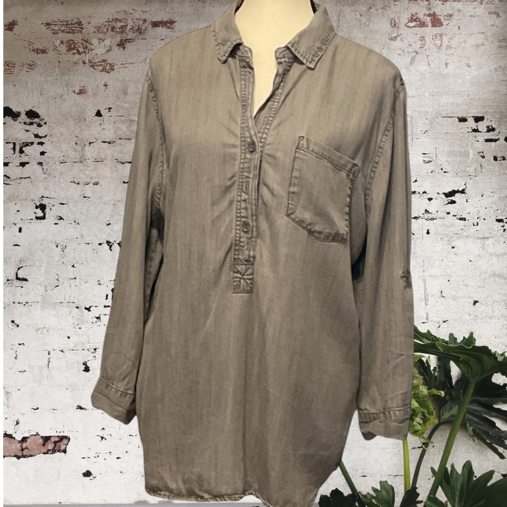 Hester & Orchard button front v neck slouchy tunic Shirt, Gray wash , Size L